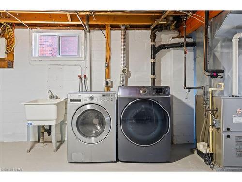 9 Regina Avenue, St. Catharines, ON - Indoor Photo Showing Laundry Room