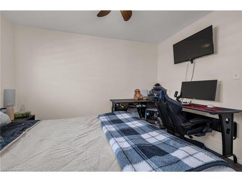 3815 Mathewson Avenue, Crystal Beach, ON - Indoor Photo Showing Bedroom