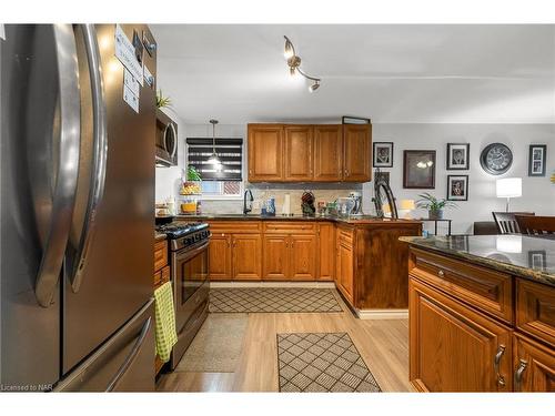 3815 Mathewson Avenue, Crystal Beach, ON - Indoor Photo Showing Kitchen