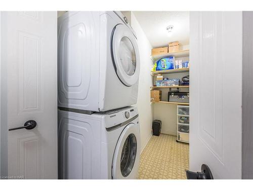 812-81 Scott Street, St. Catharines, ON - Indoor Photo Showing Laundry Room