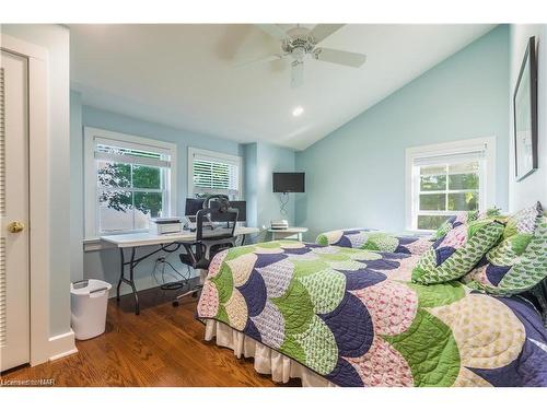 1411 Point Abino Road S, Fort Erie, ON - Indoor Photo Showing Bedroom