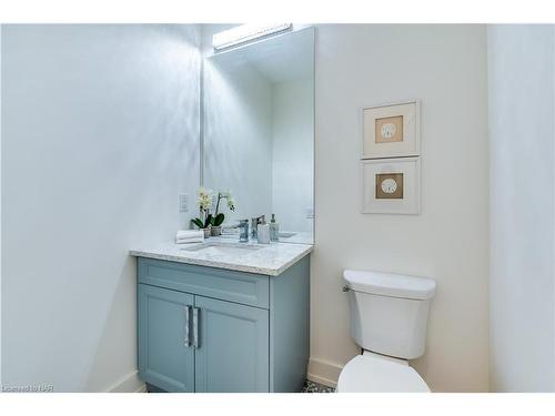 102-77 Yates Street, St. Catharines, ON - Indoor Photo Showing Bathroom