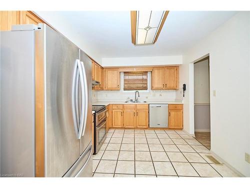 880 Crescent Road, Fort Erie, ON - Indoor Photo Showing Kitchen