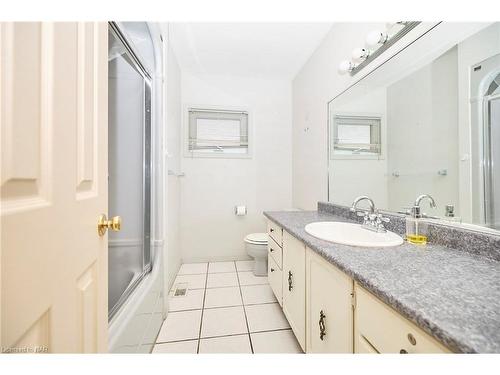 880 Crescent Road, Fort Erie, ON - Indoor Photo Showing Bathroom