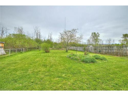 880 Crescent Road, Fort Erie, ON - Outdoor With Backyard