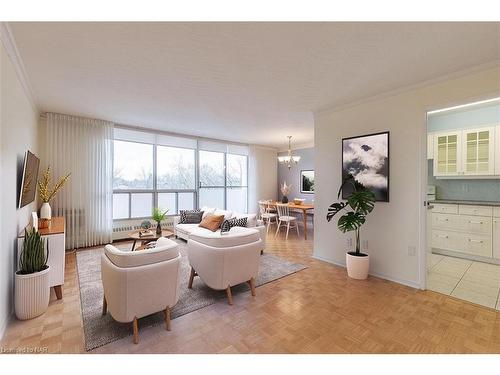 306-15 Towering Heights Boulevard, St. Catharines, ON - Indoor Photo Showing Living Room