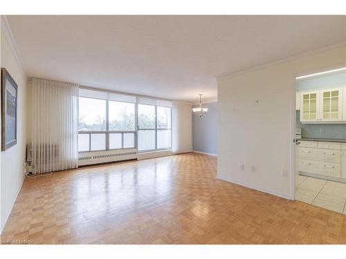 306-15 Towering Heights Boulevard, St. Catharines, ON - Indoor Photo Showing Other Room