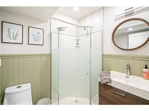2913 Ridgemount Road, Fort Erie, ON - Indoor Photo Showing Bathroom