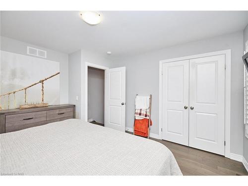 28 Churchill Street, St. Catharines, ON - Indoor Photo Showing Bedroom