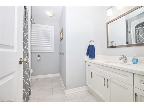 28 Churchill Street, St. Catharines, ON - Indoor Photo Showing Bathroom