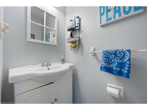 18-75 Ventura Drive, St. Catharines, ON - Indoor Photo Showing Bathroom
