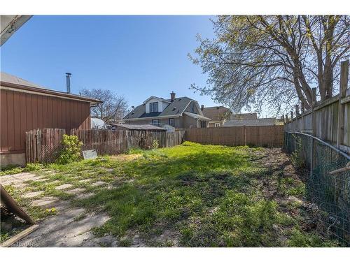 140 Page Street, St. Catharines, ON - Outdoor With Backyard