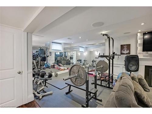6618 Flora Court, Niagara Falls, ON - Indoor Photo Showing Gym Room