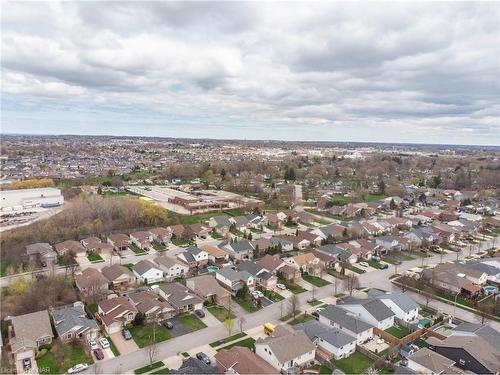 8213 Harvest Crescent, Niagara Falls, ON - Outdoor With View