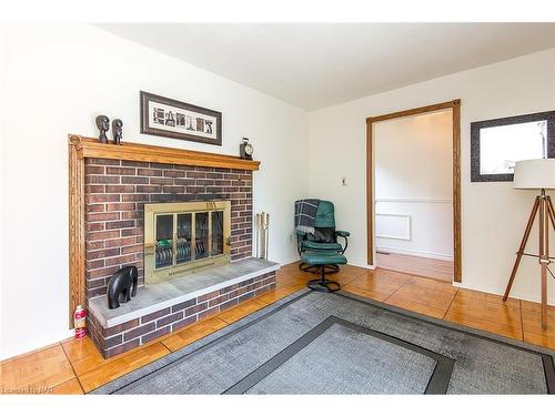 8 Royal Orchard Crescent, St. Catharines, ON - Indoor Photo Showing Living Room With Fireplace