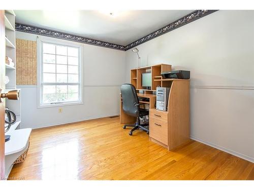8 Royal Orchard Crescent, St. Catharines, ON - Indoor Photo Showing Office