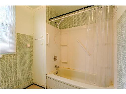 376 Schooley Road, Crystal Beach, ON - Indoor Photo Showing Bathroom