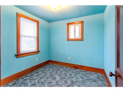 376 Schooley Road, Crystal Beach, ON - Indoor Photo Showing Other Room