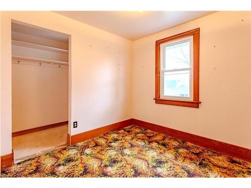 376 Schooley Road, Crystal Beach, ON - Indoor Photo Showing Other Room