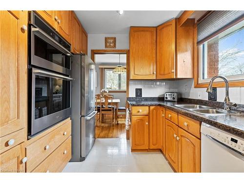 66 Prince Charles Drive, St. Catharines, ON - Indoor Photo Showing Kitchen With Double Sink