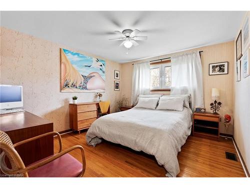 66 Prince Charles Drive, St. Catharines, ON - Indoor Photo Showing Bedroom