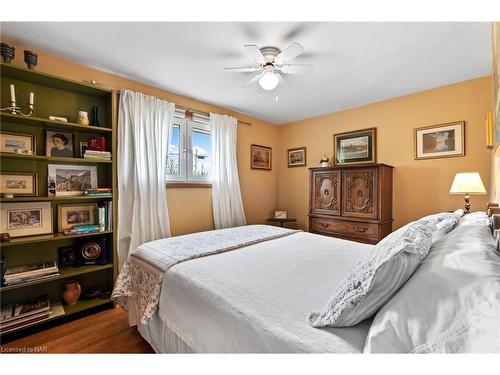 66 Prince Charles Drive, St. Catharines, ON - Indoor Photo Showing Bedroom