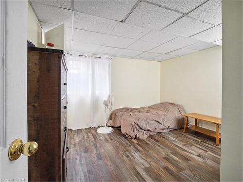 221 Beatrice Street, Welland, ON - Indoor Photo Showing Bedroom