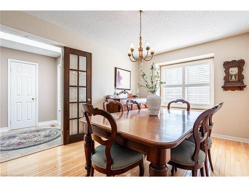 13-10 Elderwood Drive, St. Catharines, ON - Indoor Photo Showing Dining Room