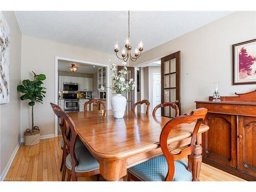 13-10 Elderwood Drive, St. Catharines, ON - Indoor Photo Showing Dining Room