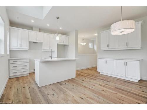 B-11 Shores Lane, Crystal Beach, ON - Indoor Photo Showing Kitchen With Upgraded Kitchen