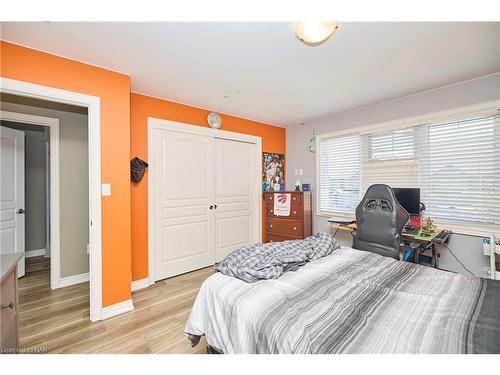5783 Osprey Avenue, Niagara Falls, ON - Indoor Photo Showing Bedroom