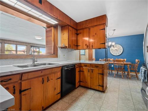 424 Fitch Street, Welland, ON - Indoor Photo Showing Kitchen With Double Sink