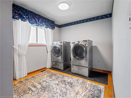 424 Fitch Street, Welland, ON - Indoor Photo Showing Laundry Room