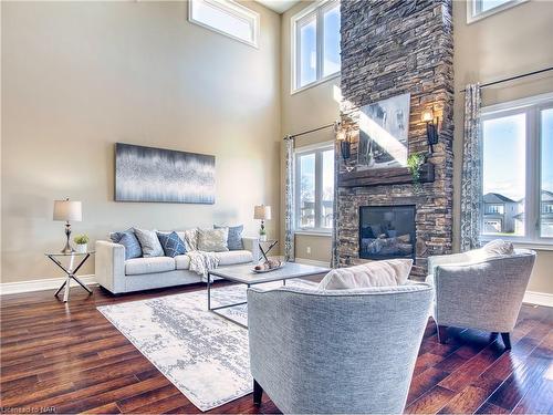 19 Moes Crescent, St. Catharines, ON - Indoor Photo Showing Living Room With Fireplace