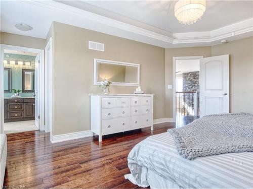 19 Moes Crescent, St. Catharines, ON - Indoor Photo Showing Bedroom