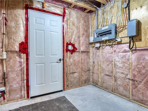 19 Moes Crescent, St. Catharines, ON - Indoor Photo Showing Basement