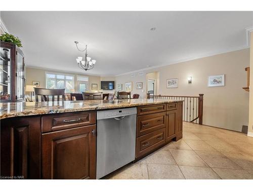 33 Hickory Avenue, St. Davids, ON - Indoor Photo Showing Kitchen