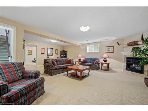 33 Hickory Avenue, St. Davids, ON - Indoor Photo Showing Living Room With Fireplace