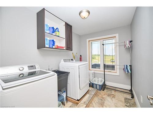 9812 Green Road, Caistor Centre, ON - Indoor Photo Showing Laundry Room