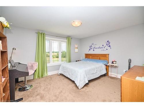 9812 Green Road, Caistor Centre, ON - Indoor Photo Showing Bedroom