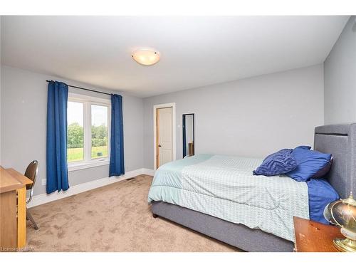 9812 Green Road, Caistor Centre, ON - Indoor Photo Showing Bedroom