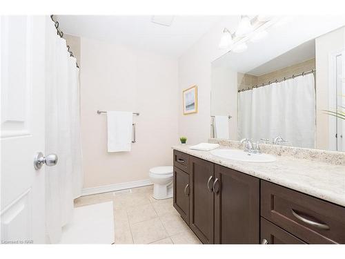 30 Woodburn Avenue, St. Catharines, ON - Indoor Photo Showing Bathroom