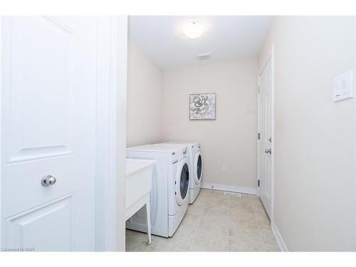 30 Woodburn Avenue, St. Catharines, ON - Indoor Photo Showing Laundry Room