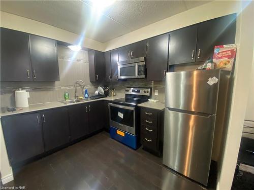 212-41 Rykert Street, St. Catharines, ON - Indoor Photo Showing Kitchen With Double Sink With Upgraded Kitchen