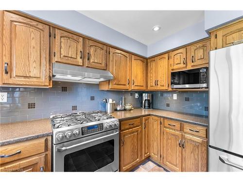 634 Penner Street, Niagara-On-The-Lake, ON - Indoor Photo Showing Kitchen