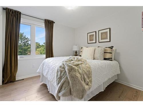 7 Camelot Court, St. Catharines, ON - Indoor Photo Showing Bedroom