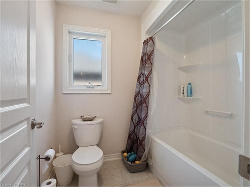 689 Brian Street, Fort Erie, ON - Indoor Photo Showing Bathroom