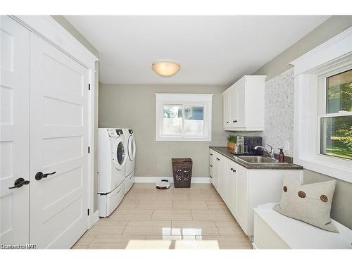 2129 Niagara Parkway, Fort Erie, ON - Indoor Photo Showing Laundry Room