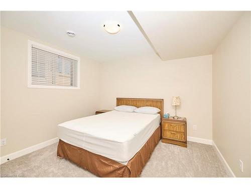 3910 Mitchell Crescent, Stevensville, ON - Indoor Photo Showing Bedroom