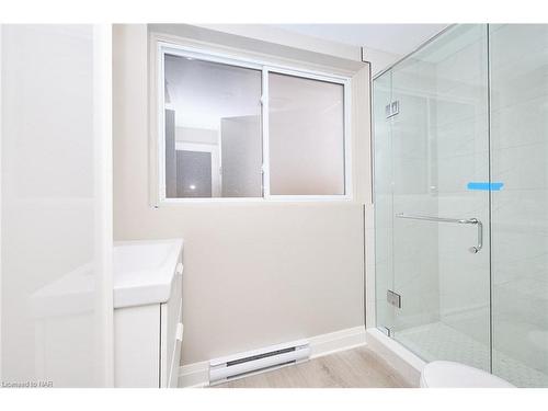 1-15 John Street, St. Catharines, ON - Indoor Photo Showing Bathroom